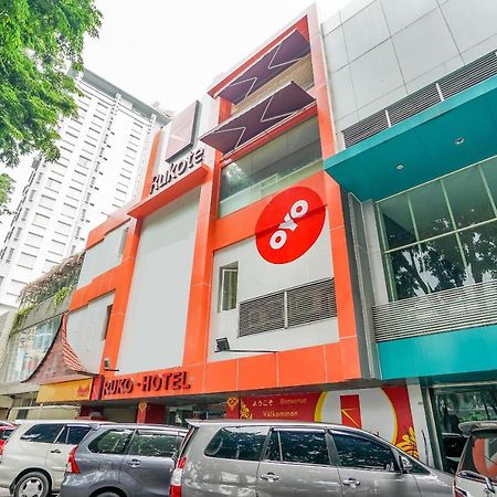 Oyo 277 Rukotel Near Rsu Adi Husada Undaan Kota Surabaja Zewnętrze zdjęcie