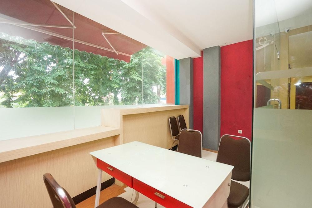 Oyo 277 Rukotel Near Rsu Adi Husada Undaan Kota Surabaja Zewnętrze zdjęcie
